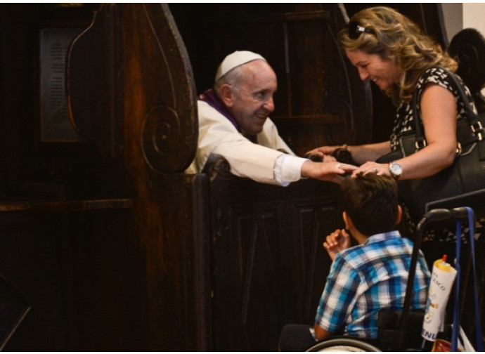 Il Papa confessa alla Porziuncola (Foto Umbria24)